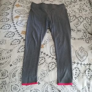 AE light gray leggings with pink trim